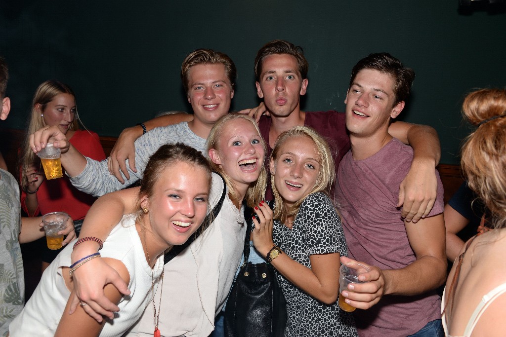 ../Images/Kroegentocht Zomercarnaval Noordwijkerhout 261.jpg